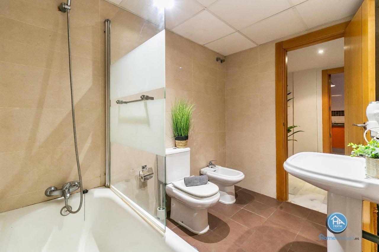 Malaga Boutique Stay - Carlos Haya Area With Parking Luaran gambar